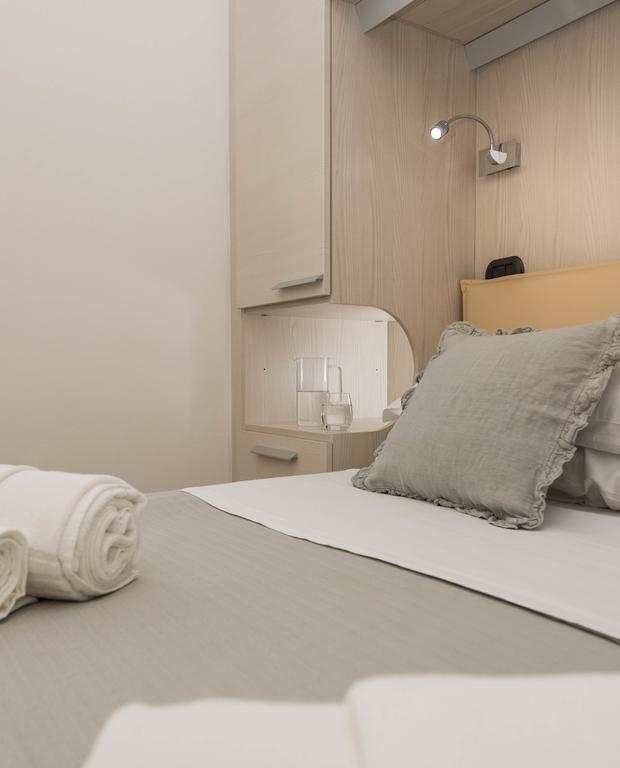 Hotel Andenis Luxury House à Rome Extérieur photo